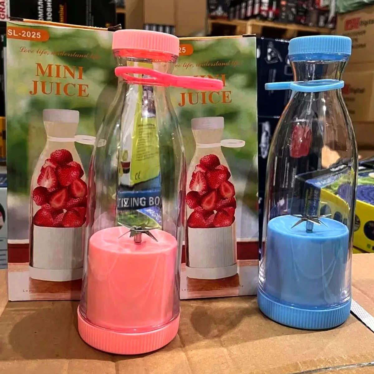 PORTABLE MINI JUICER BLENDER